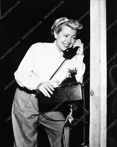 candid Lana Turner on the telephone 2864-29