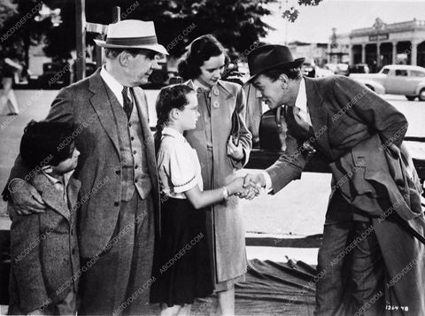 Teresa Wright Joseph Cotton 2924-07