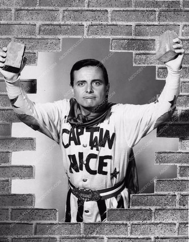 William Danielson Captain Nice TV Show 2924-15