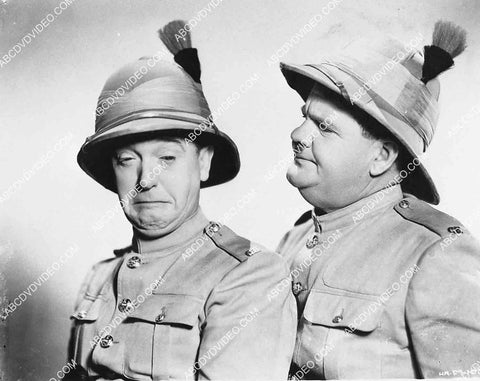 2926-005 Stan Laurel, Oliver Hardy portrait film Bonnie Scotland 2926-005