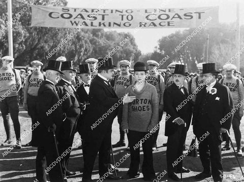2926-022 Harry Langdon and cast at start line walking race silent film Tramp, Tramp, Tramp 2926-022