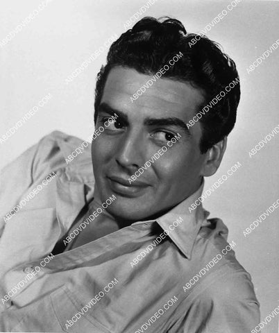 2935-016 Victor Mature portrait 2935-016
