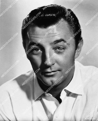 2935-018 Robert Mitchum portrait 2935-018