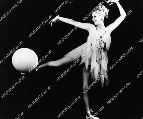 2959-014 beauty Thelma Todd kicking some ball 2959-014