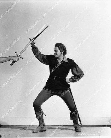 Louis Hayward sword fighting film The Black Arrow 2996-08