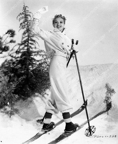 Betty Grable ready for ski season 3030-30