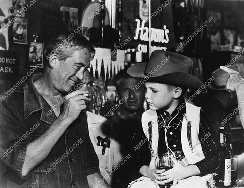 candid John Huston on location for The Misfits 3051-23