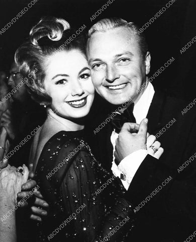 great candid Shirley Jones Jack Cassidy out dancing 3077-03