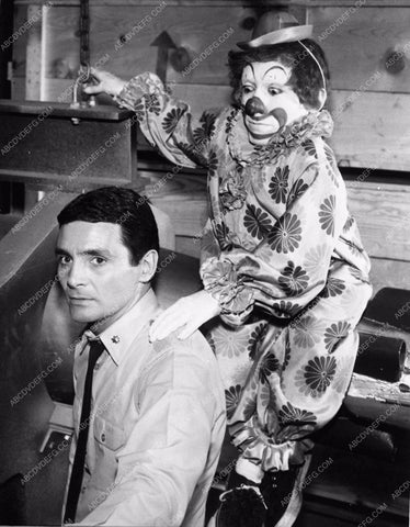 David Hedison and clown TV show Voyage to the Bottom of the Sea 3095-03