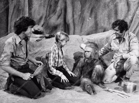 Wesley Eure Kathy Coleman Spencer Milligan TV show Land of the Lost 3095-08