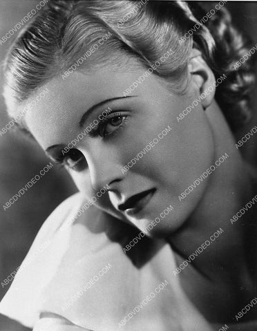 beautiful Jean Muir portrait 3098-22