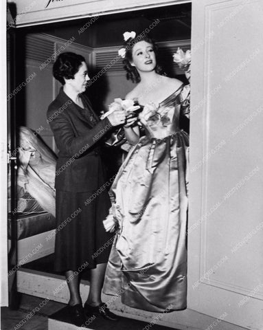 great candid Greer Garson in MGM dressing room between takes 3104-07