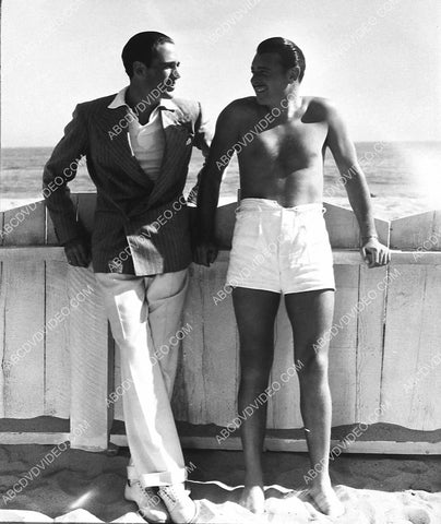 candid Patric Knowles and George Brent out at the beach 3105-11