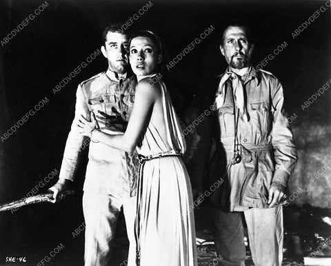 Peter Cushing Rosenda Monteros film She 3130-01