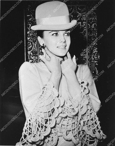 Ann-Margret super cute in bowler derby 3176-27