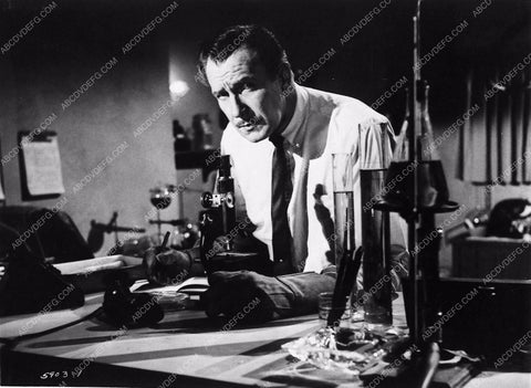 Vincent Price with microscope horror film The Bat 3199-34
