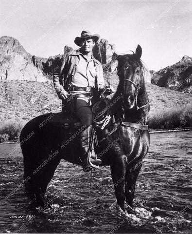 Charlton Heston Three Violent People 3309-16