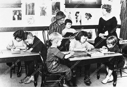 historic Los Angeles Hollywood 1916 Triangle Studios school w kids attending 3364-32