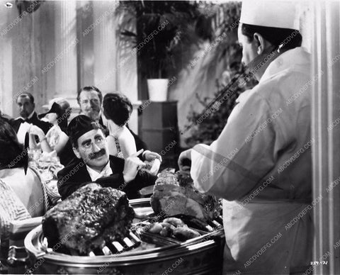 Groucho Marx ordering roast beef film A Night in Casablanca 3368-14
