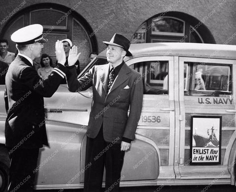 Jack Benny doing his part for the war U.S. Navy promo 3401-17