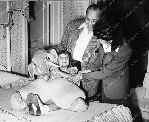 Jack Benny at home in with daughter and giant stuffed elephant 3401-33