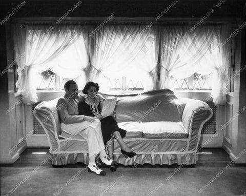 Jack Benny Mary Livingstone candid at home 3402-16