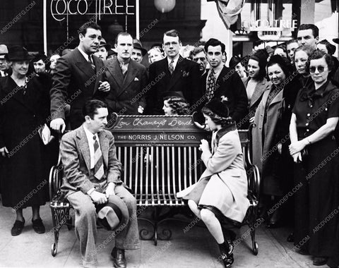 news photo Lon Chaney Jr. at Lon Chaney Sr. memorial bench 3406-08