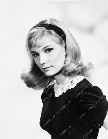 Yvette Mimieux portrait 3406-16