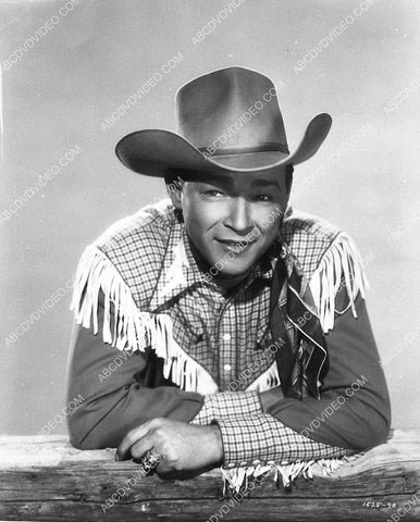 Roy Rogers sporting the cool western wear 3455a-08