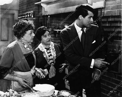 Cary Grant Josephine Hull Jean Adair film Arsenic and Old Lace 3490-27