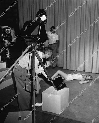 cool 20th Century Fox photography studio some babe does pinup shots 3516-35