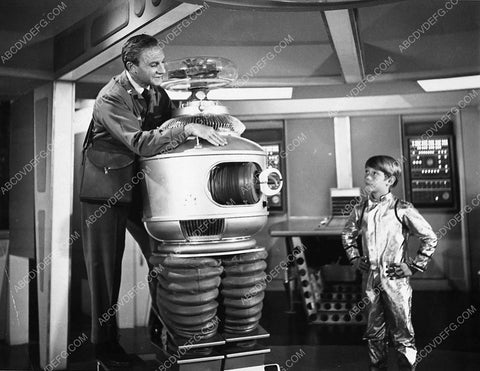 Jonathan Harris the robot B-9 Billy Mumy TV Lost in Space 3519-16
