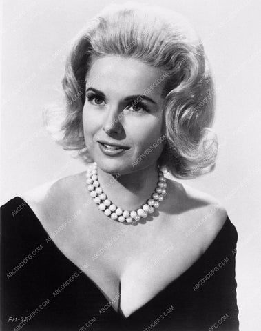 Martha Hyer in pearls and lowcut dress 3544-29