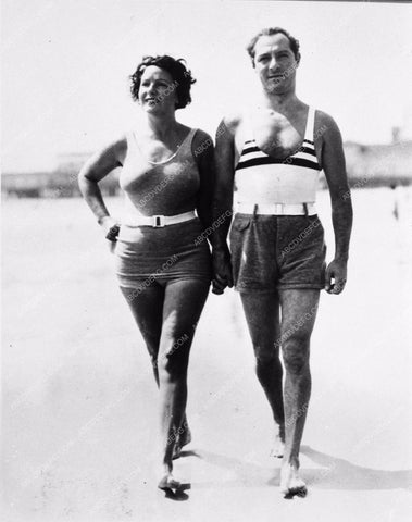 Norma Talmedge George Jessel bathing suit on beach 3558a-03