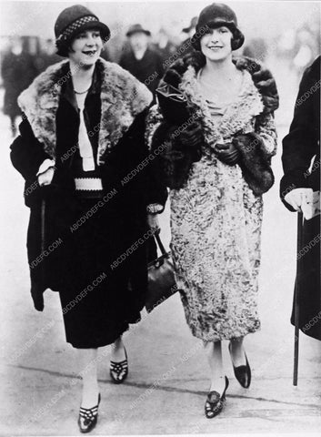 Norma Constance Talmadge candid out on the town 3558a-14