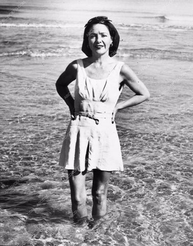 candid Norma Talmadge on beach 3558a-21