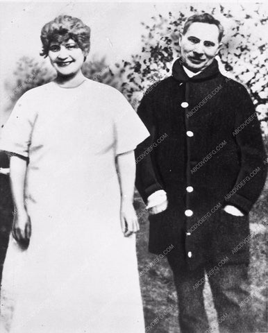 Minnie Marx and Papa Marx early 20's 3594-30