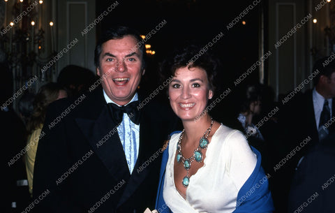 candid Peter Marshall and wife maybe 35m-10307