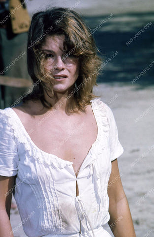 beautiful Genevieve Bujold on the beach 35m-1049