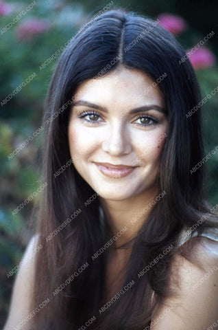 Victoria Principal outdoors portrait 35m-11236