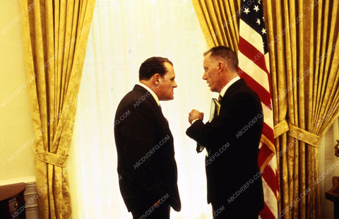 Anthony Hopkins James Woods cast film Nixon 35m-11387