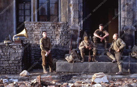 Tom Sizemore and cast film Saving Private Ryan 35m-12010