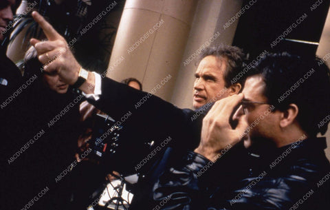 Warren Beatty on set and directing film Bulworth 35m-12883