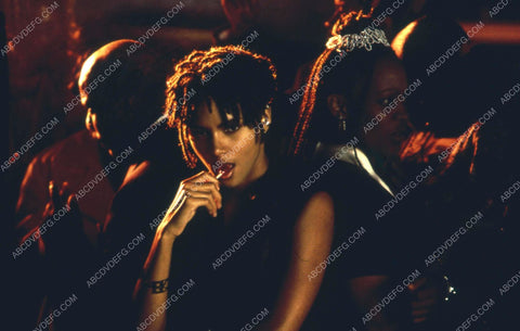 Halle Berry film Bulworth 35m-12894
