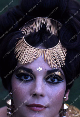 beautiful Natalie Wood portrait 35m-13124