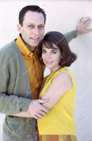 lovely Natalie Wood and I don't know who 35m-13179
