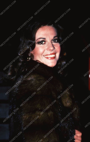candid and lovely Natalie Wood 35m-13226