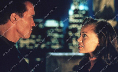 Arnold Schwarzenegger Vanessa Williams film Eraser 35m-13446-2