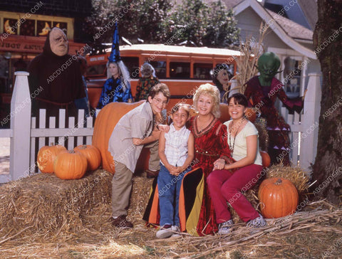 Debbie Reynolds Kimberly J Brown Judith Hoag Joey Zimmerman TVM Halloweentown 35m-13470