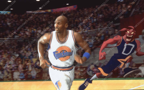 animated characters and Michael Jordan film Space Jam 35m-13513-2